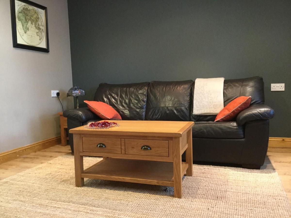 6 Beili Priory Apartment Abergavenny ภายนอก รูปภาพ