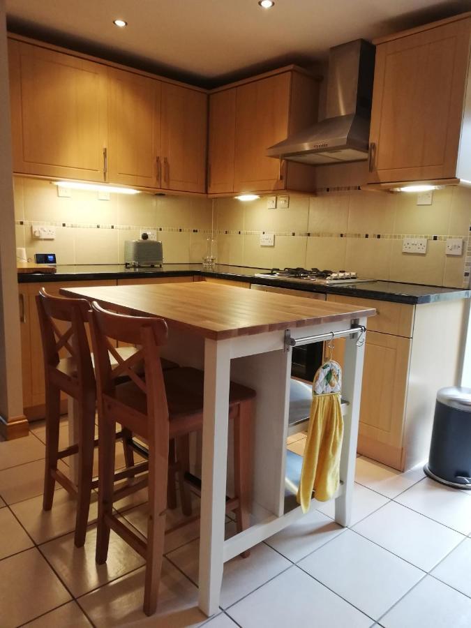 6 Beili Priory Apartment Abergavenny ภายนอก รูปภาพ