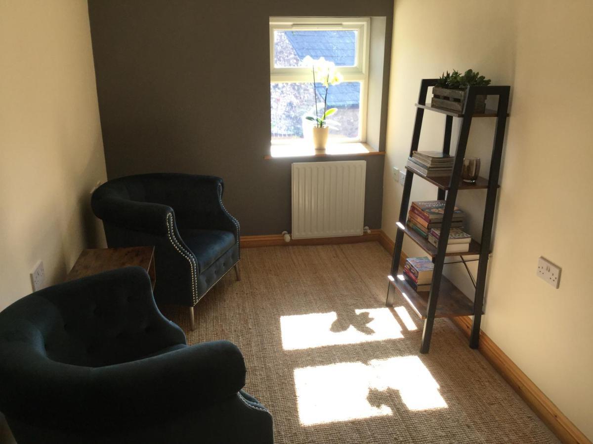 6 Beili Priory Apartment Abergavenny ภายนอก รูปภาพ