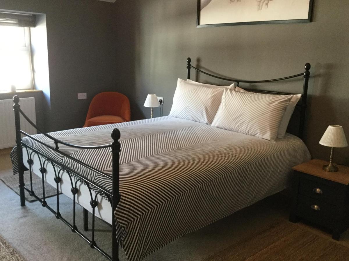 6 Beili Priory Apartment Abergavenny ภายนอก รูปภาพ