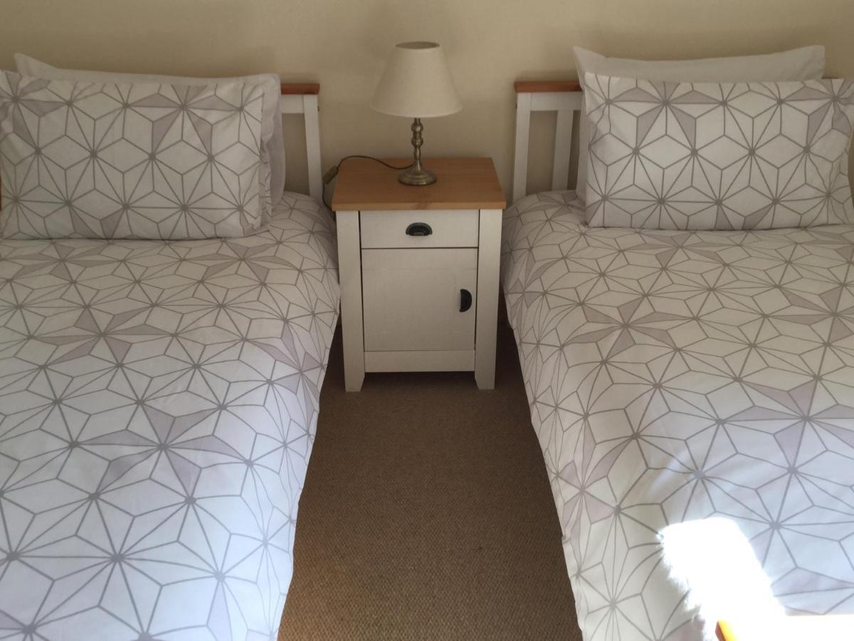 6 Beili Priory Apartment Abergavenny ภายนอก รูปภาพ