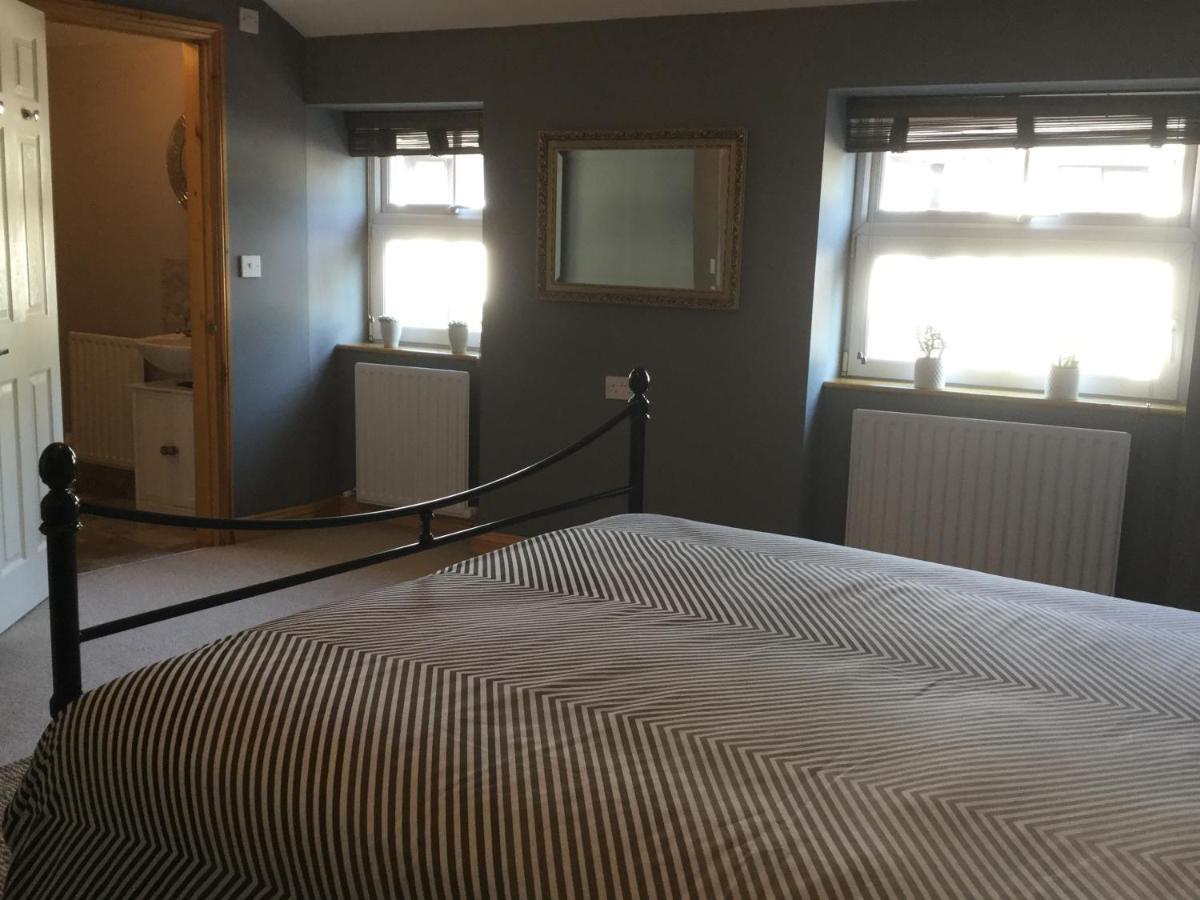 6 Beili Priory Apartment Abergavenny ภายนอก รูปภาพ