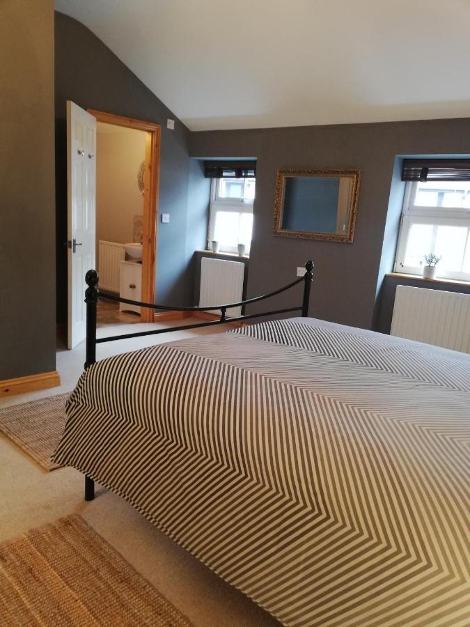 6 Beili Priory Apartment Abergavenny ภายนอก รูปภาพ