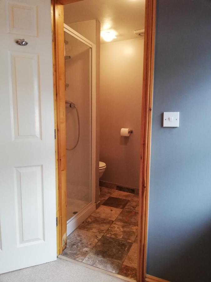 6 Beili Priory Apartment Abergavenny ภายนอก รูปภาพ
